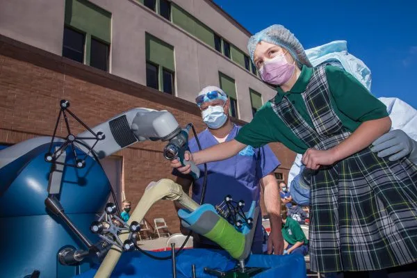 Flagstaff Elementary School Students Name Northern Arizona Healthcare’s Highly Advanced Surgical Robot